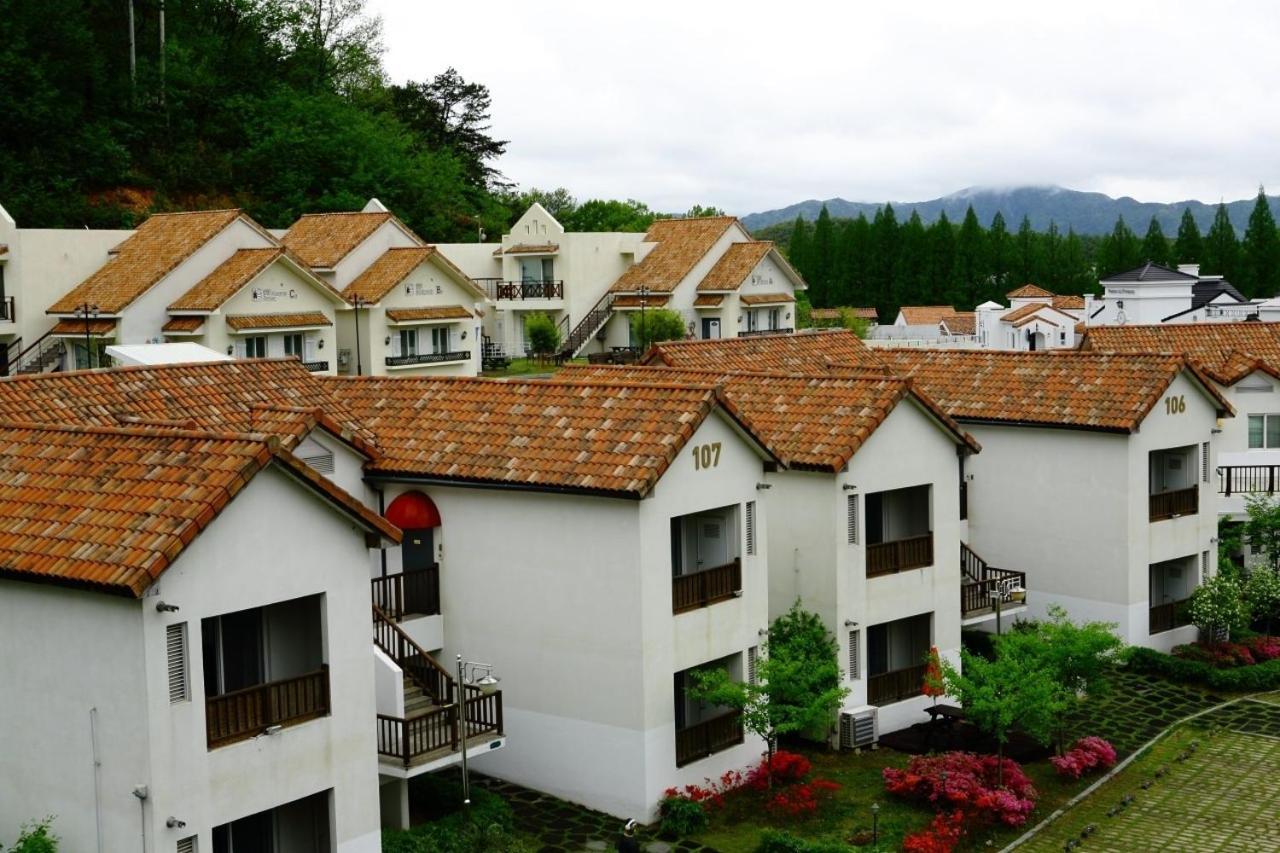 Damyang Thirasia Pension Exterior foto