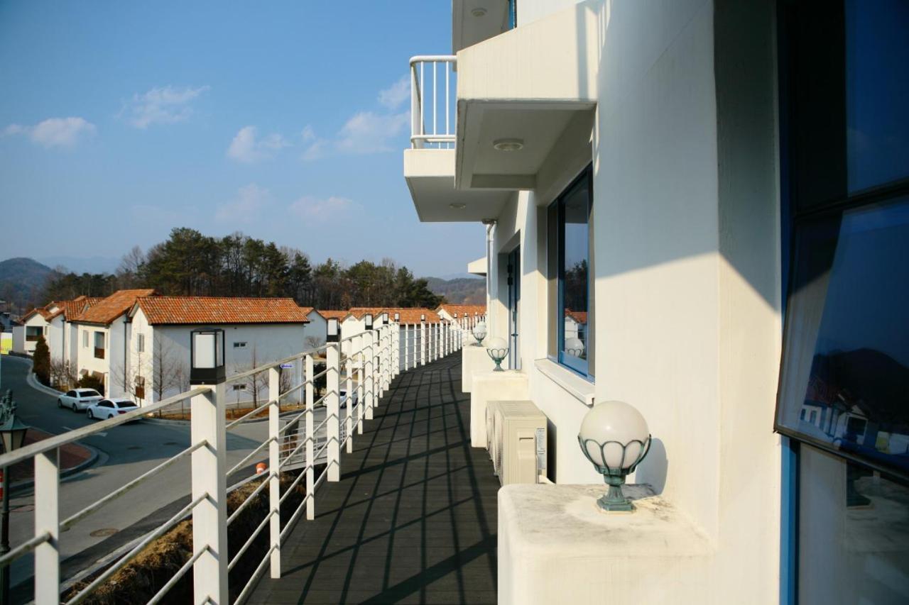 Damyang Thirasia Pension Exterior foto